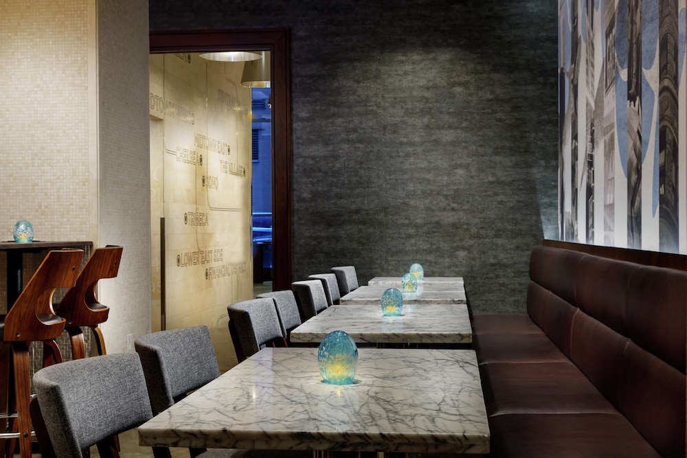 Distrikt Hotel New York City Tapestry Collection by Hilton 18/31