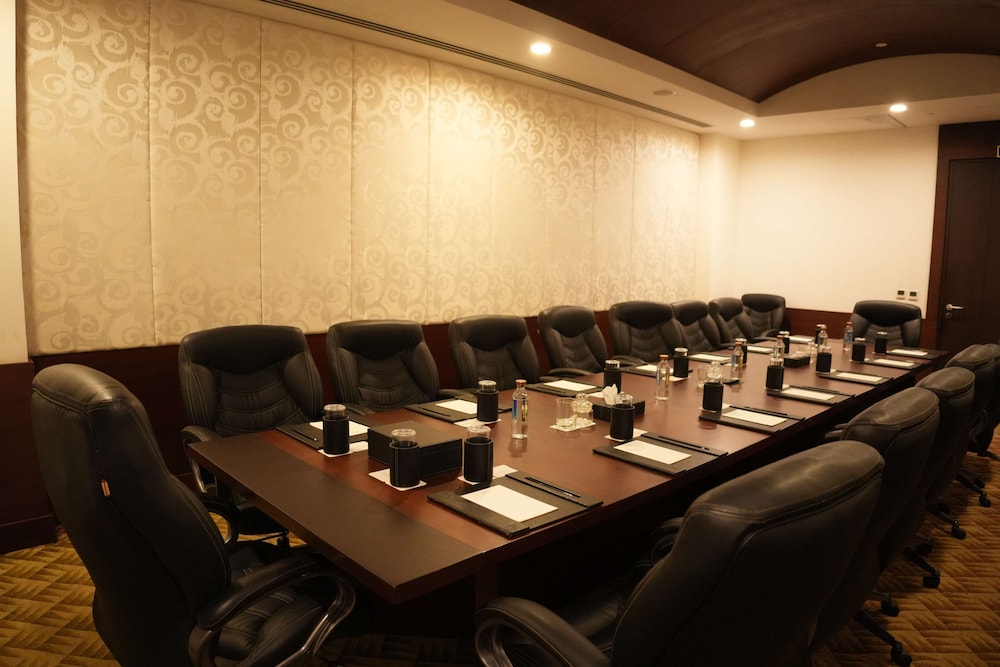 Gurmon Hotels Sohna Road Gurugram a Member of Radisson Individuals 63/75