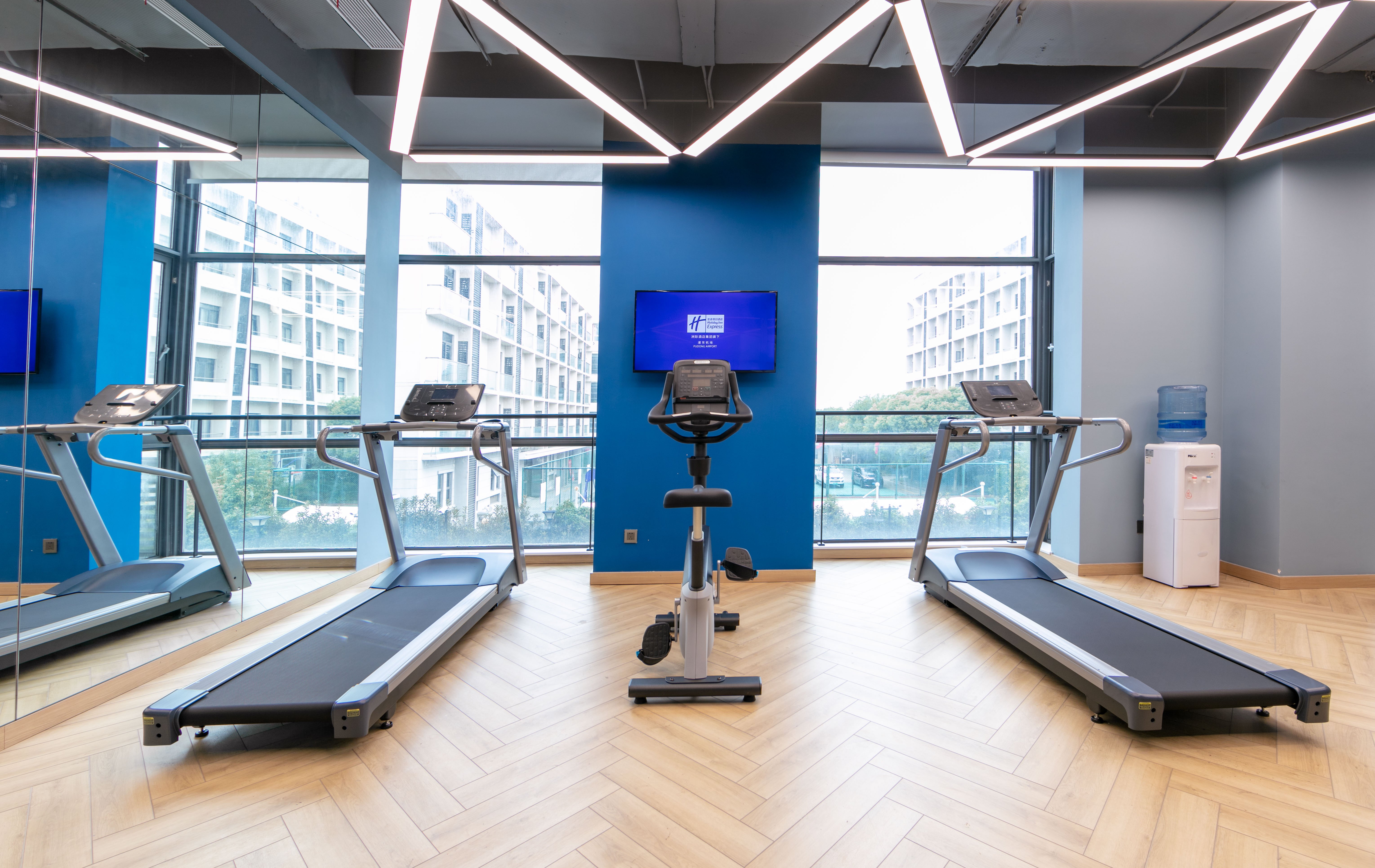 Holiday Inn Express Shanghai Pudong Airport 21/32