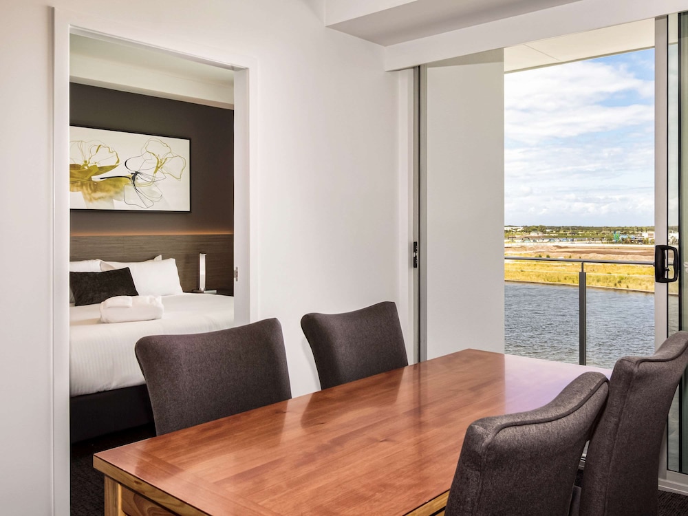 Mercure Sunshine Coast Kawana Waters 42/69
