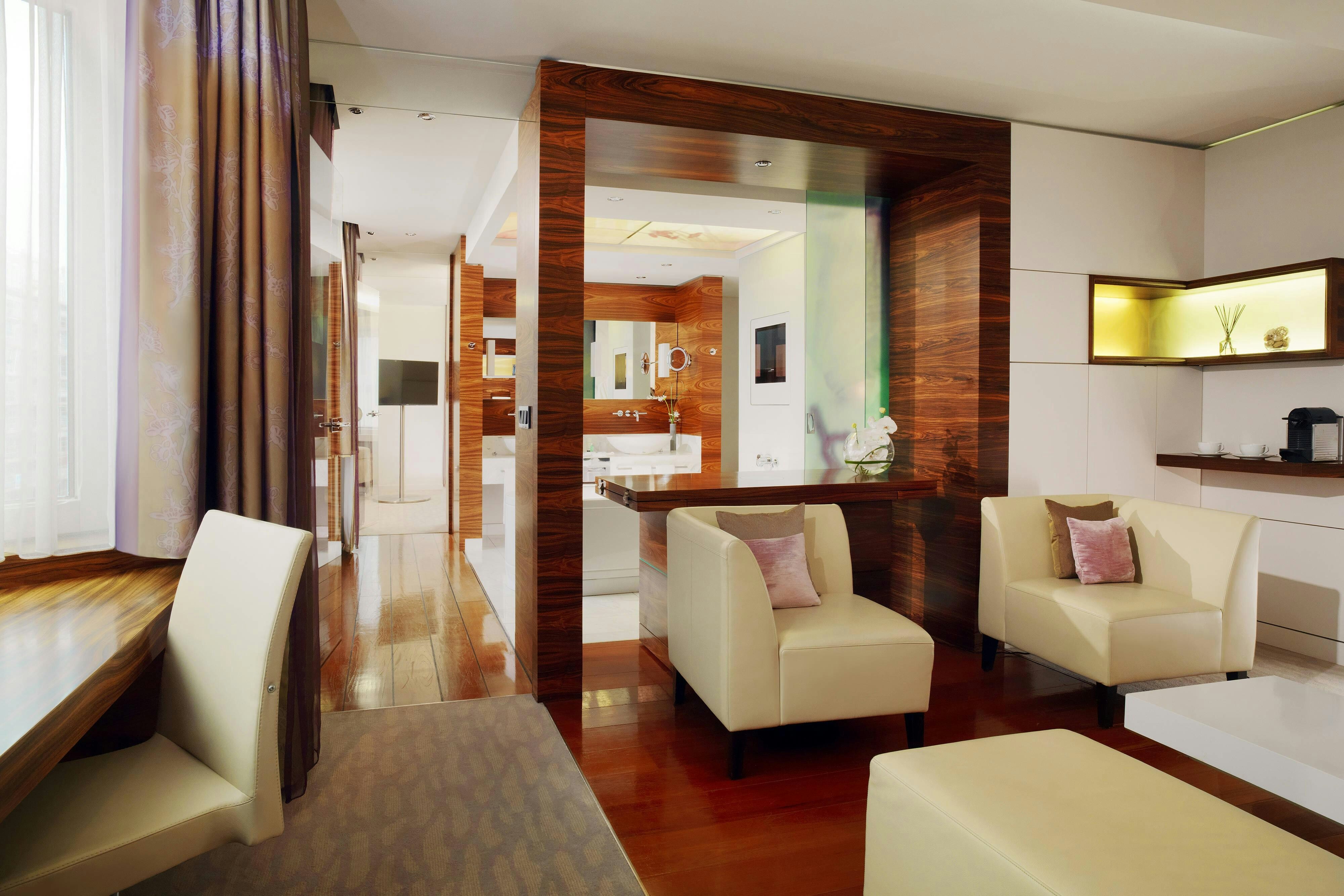 Westin Grand Berlin 8/40