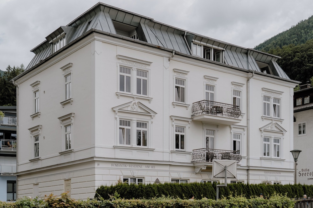 Romantik Residenz (Ferienwohnungen Hotel Im Weissen Rössl) 1/50