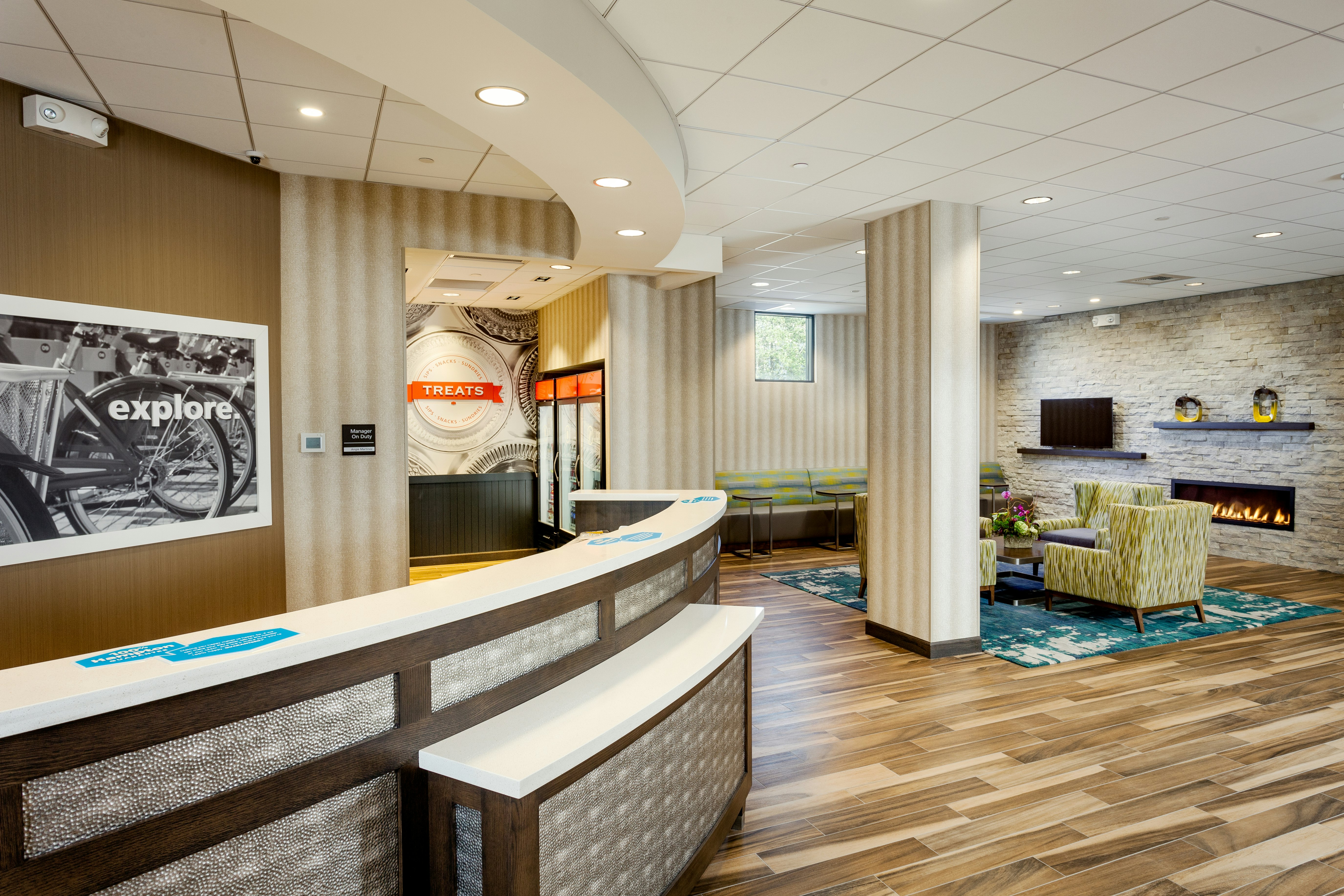 Hampton Inn Suites By Hilton Seattle Northgate 8/53