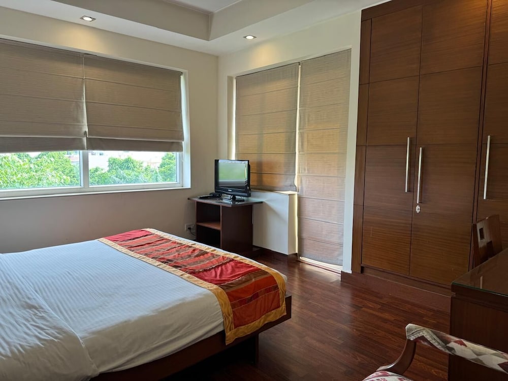 Ahuja Residency Sector 44 Noida 9/39
