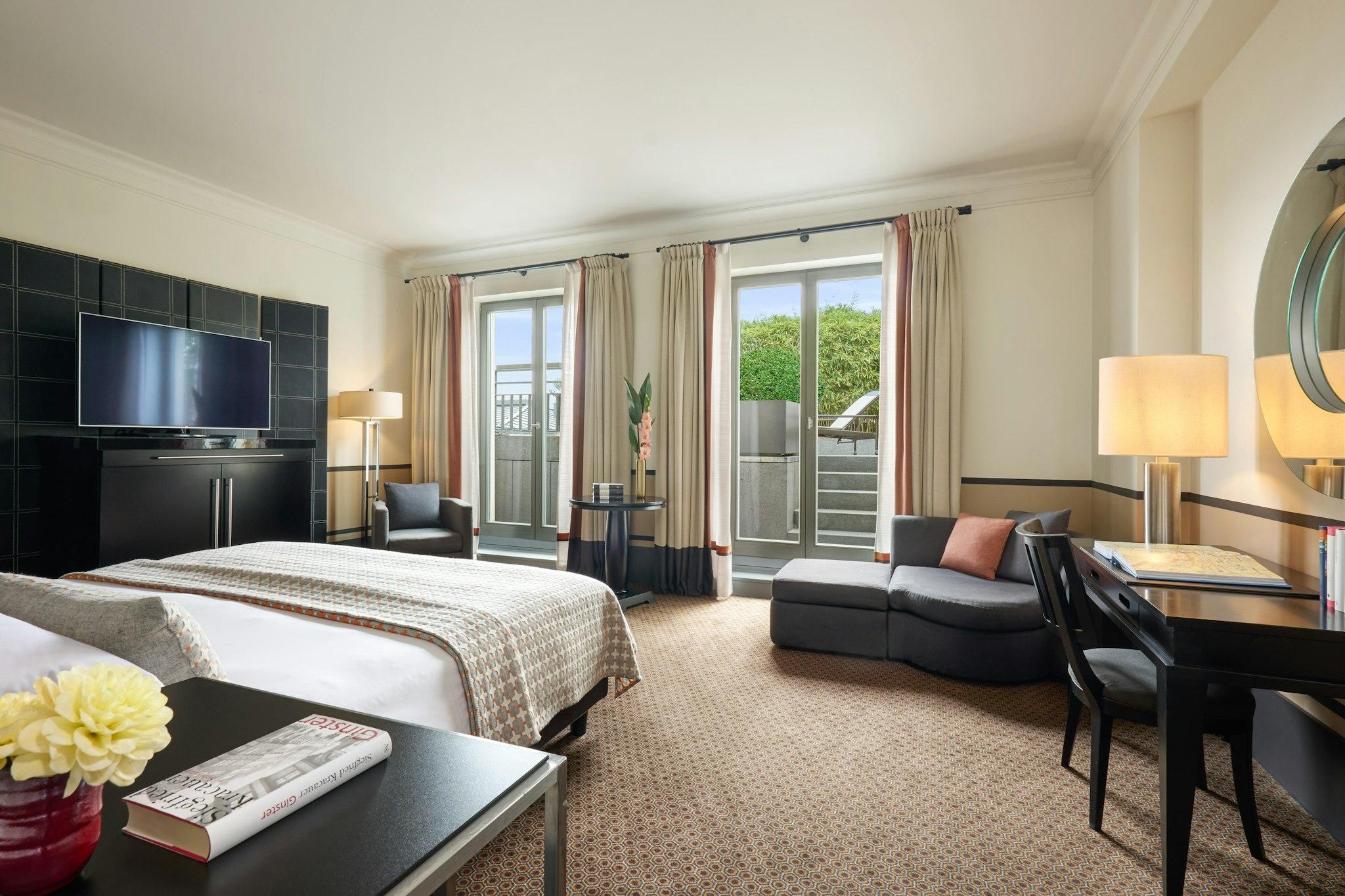 Bankers, Suite, Queen Bed