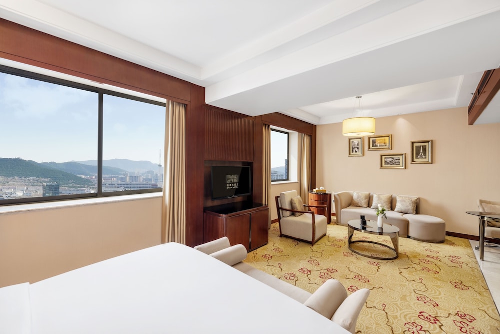Enlux Hotel (Baotu Quanquan City Plaza) 28/59