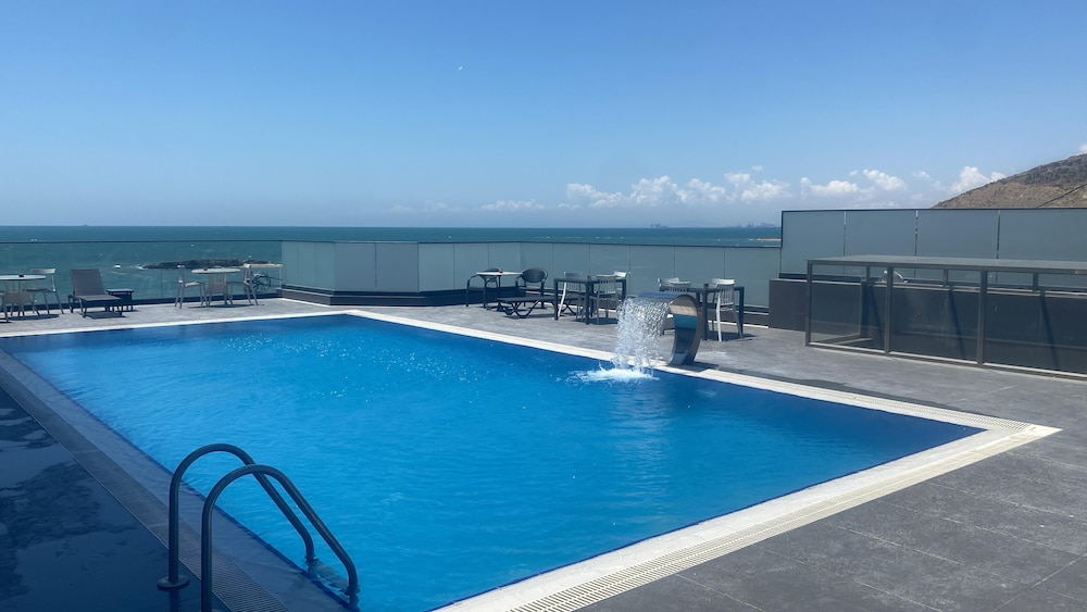 Port Marine Hotel Baku 57/62