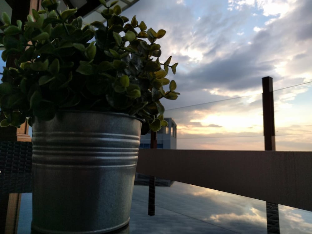 The Residence 38/42