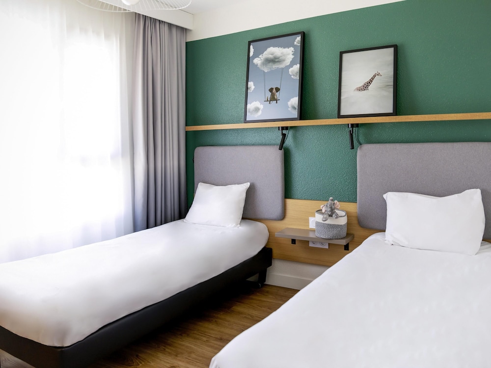 2 BEDROOMS, APARTMENT, BALCONY