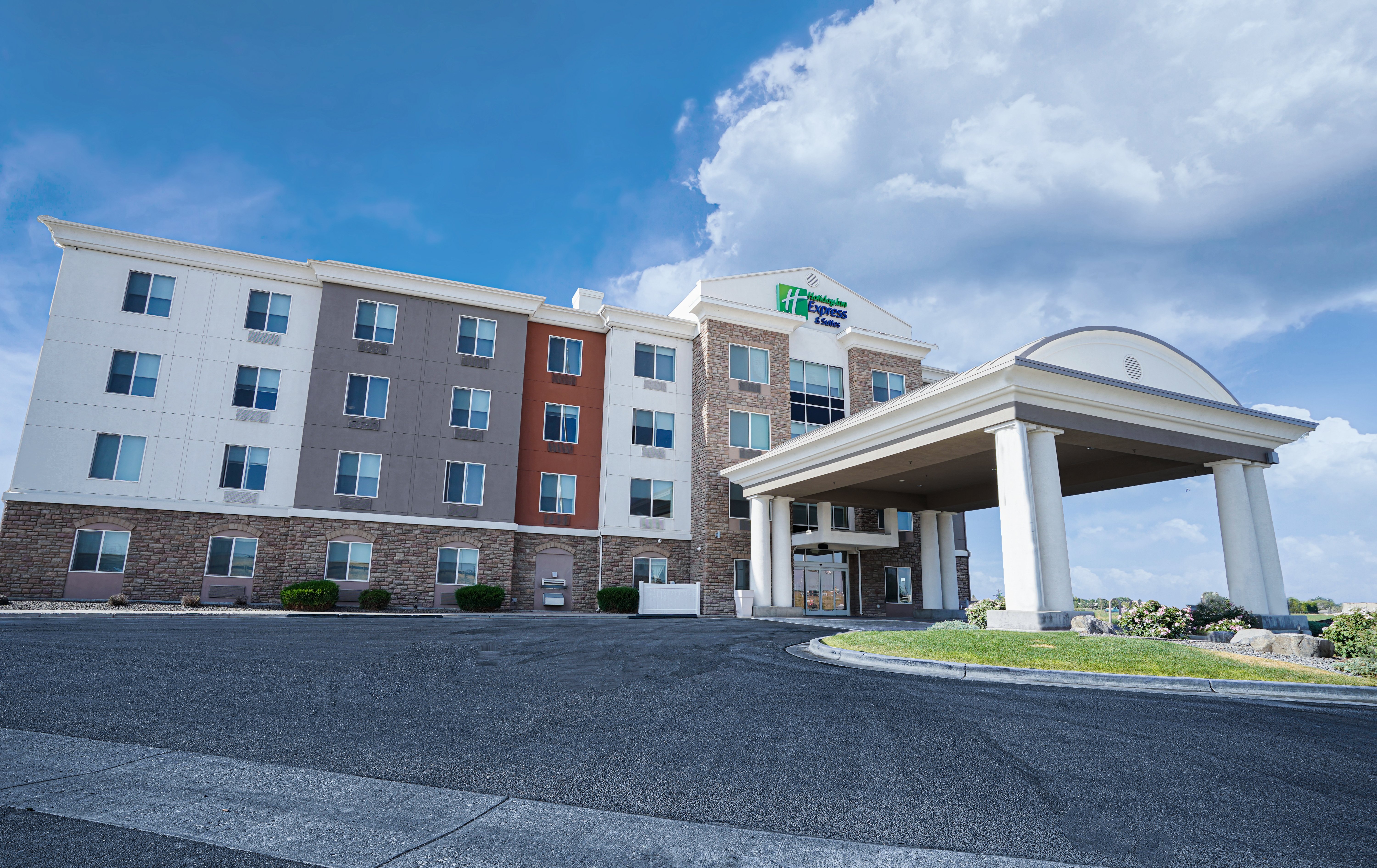 Holiday Inn Express Hotel And Suites Ontario 6/61