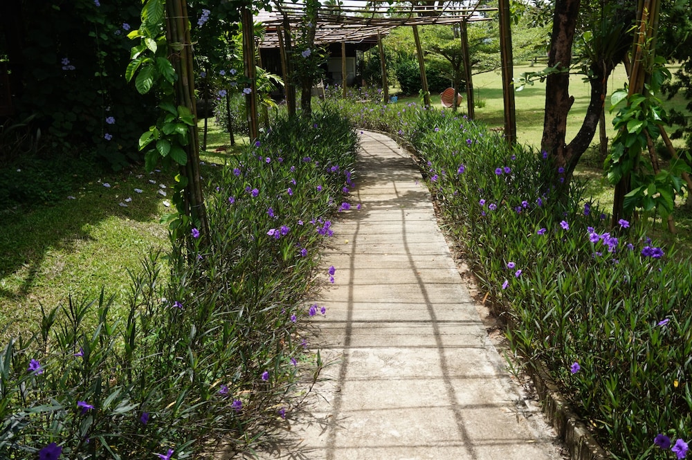 DE BUA VALLEY RESORT 45/49