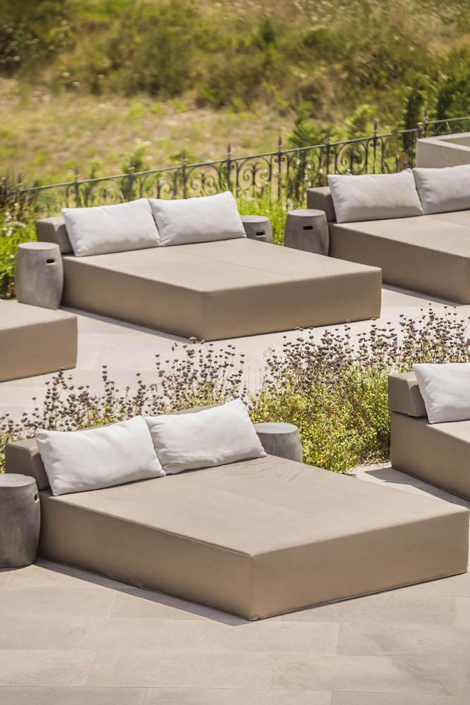 Thalassa Boutique Hotel 47/77