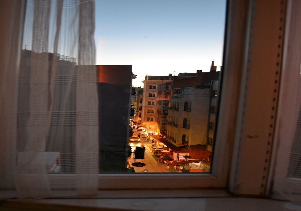 Yeni Hotel 6/36