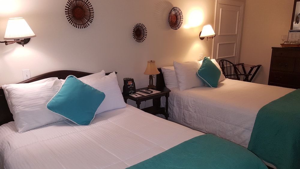 The Caribbean Court Boutique Hotel 32/83