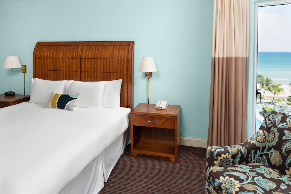 Room, King Bed, Ocean Front