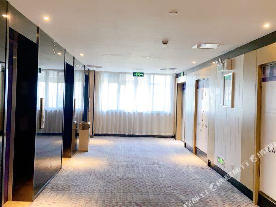 Lavande Hotel (Wuhan High-speed Railway Station) 39/48