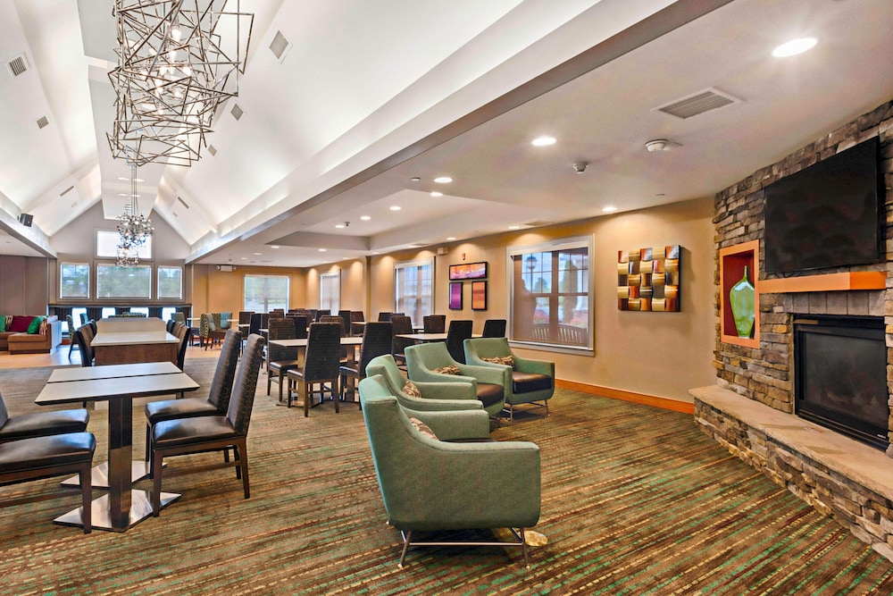 Residence Inn Mt Laurel At Bishop S Gate 23/40