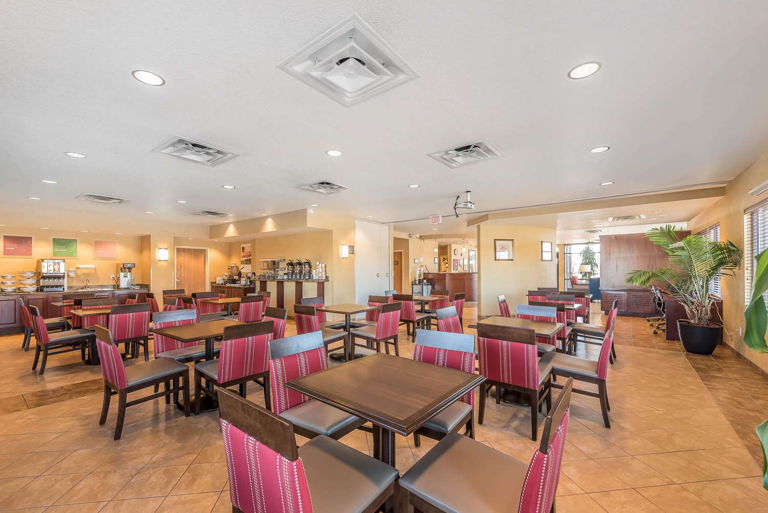 Comfort Suites Longmont, CO 4/8