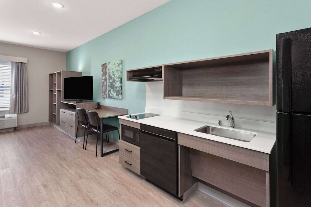 ECHO Suites Extended Stay by Wyndham Madison 44/53