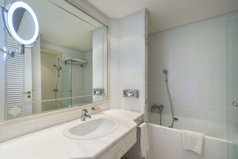 Radisson Blu Palace Resort and Thalasso 77/78