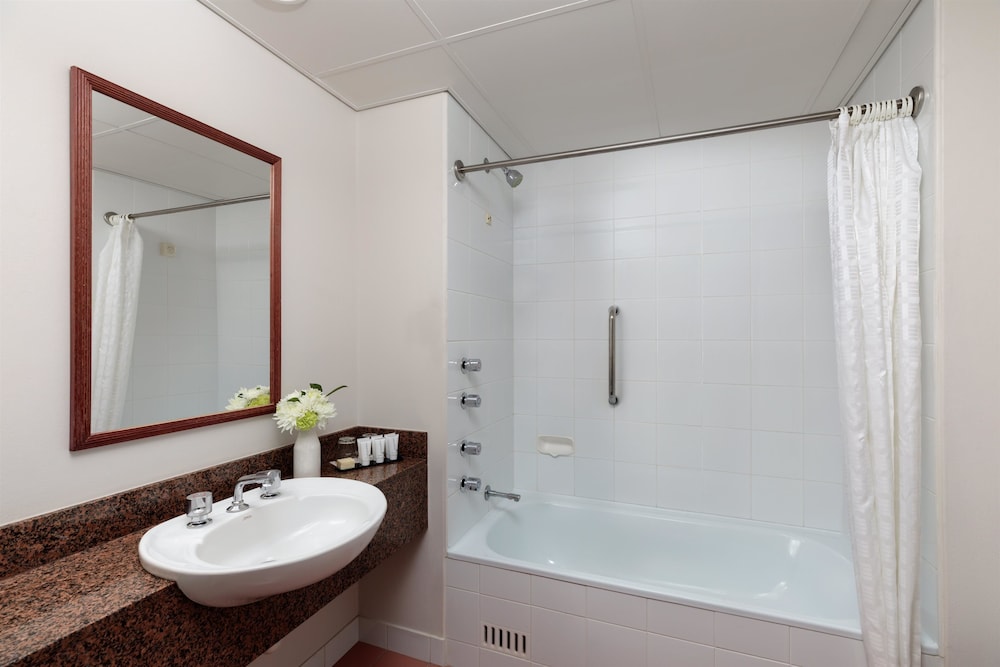 Rydges Bankstown 45/46