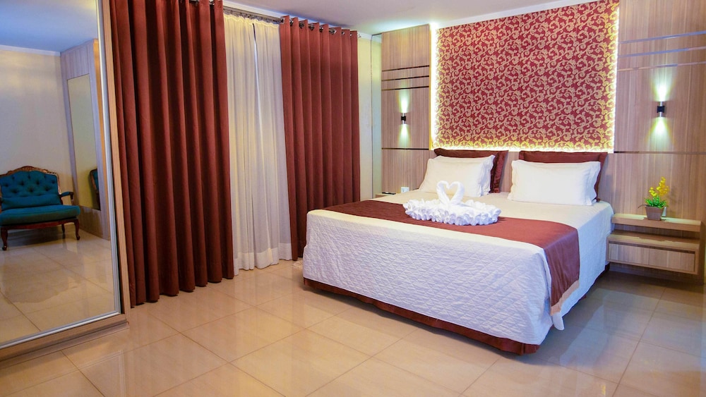Super, Deluxe, Suite, Queen Bed
