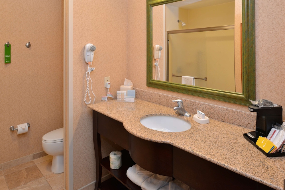 Hampton Inn & Suites St. Louis-Edwardsville 31/69