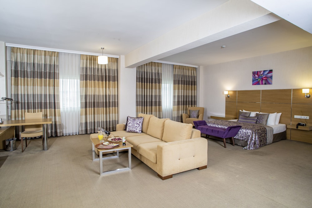 Grand Cali Hotel 23/50