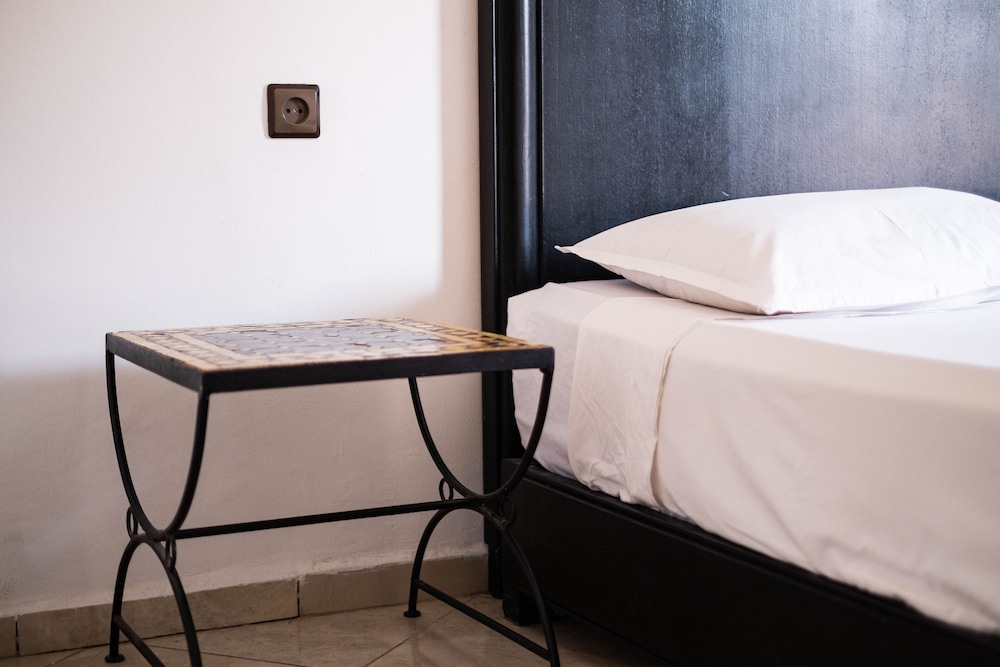 Appart Hotel Larbi 24/45
