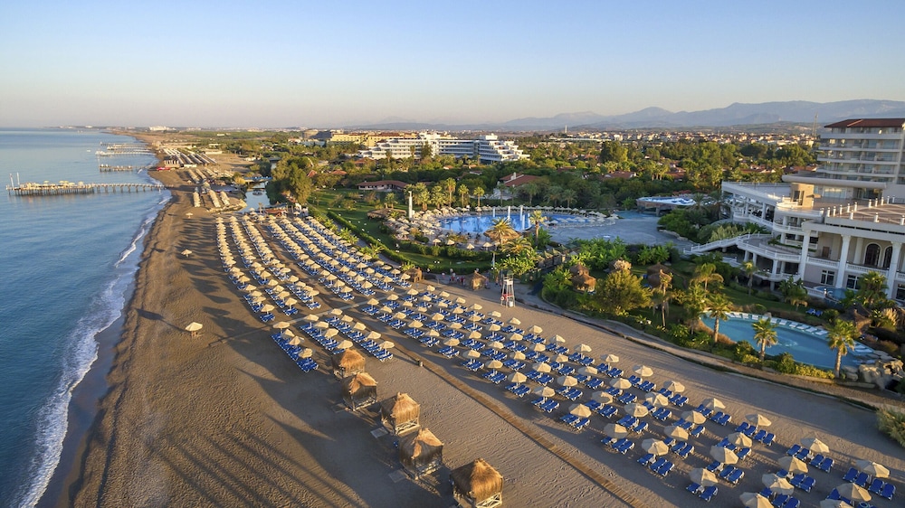 Starlight Resort Hotel 81/82