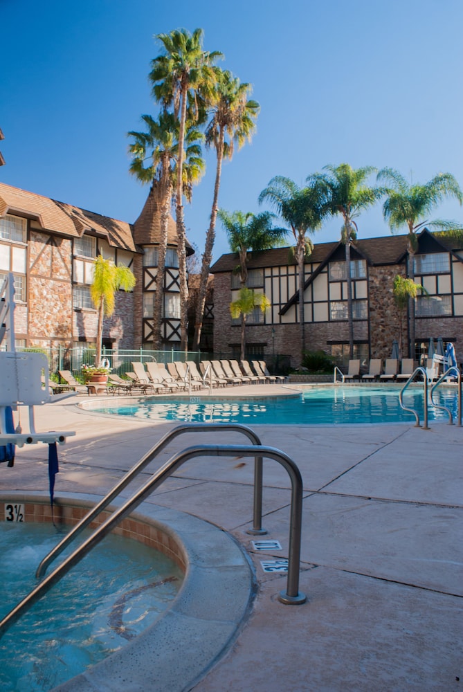 Anaheim Majestic Garden Hotel 31/73