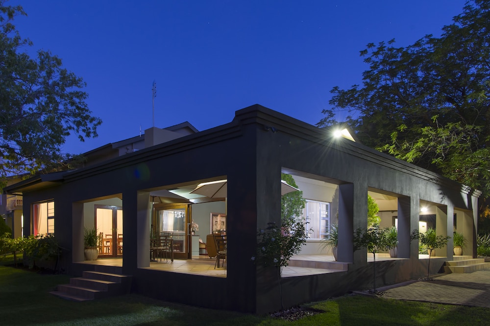 Bayswater Lodge 1/100