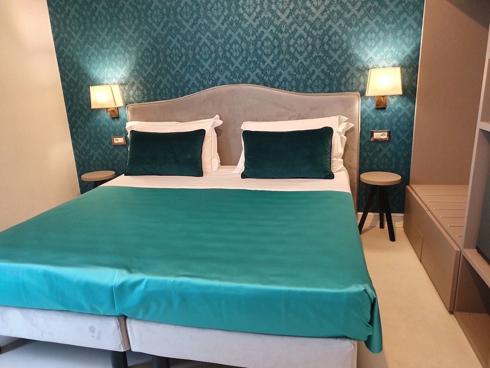 Hotel Maxim 18/72
