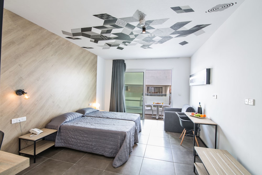 Anthea Hotel Apartments 24/60