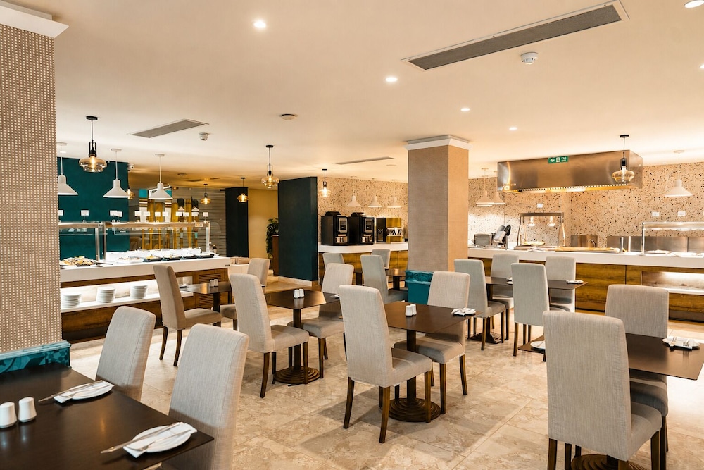Santana Hotel 64/77