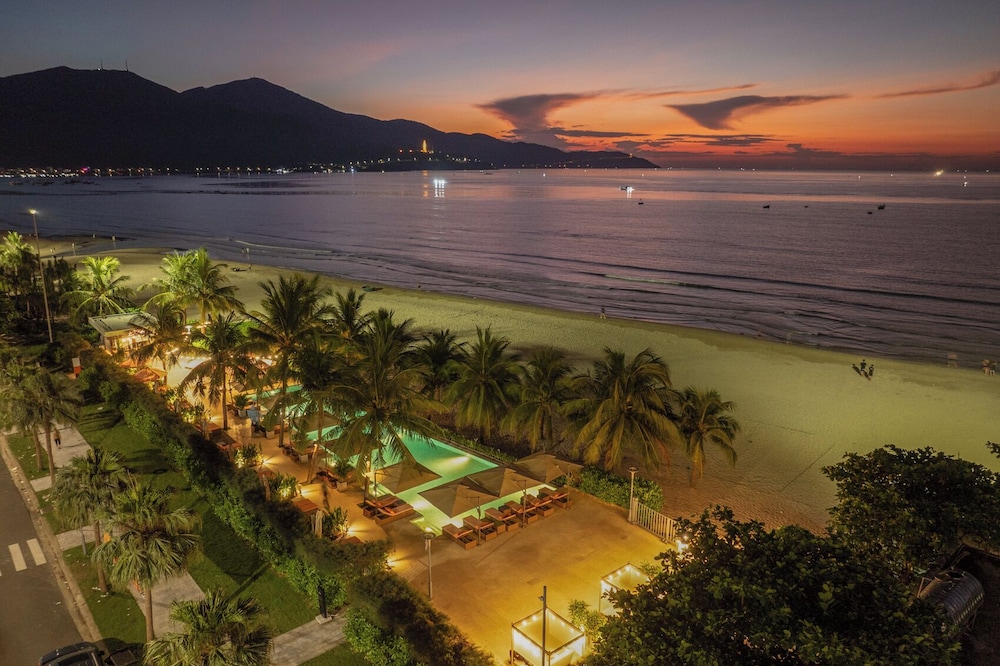 Signature By M Village Beach Front Hotel, a brand of Modern Village Lifestyle 43/50
