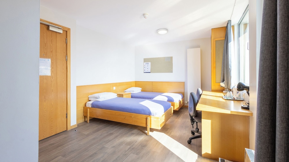 ROOM, SINGLE, TWIN BEDS