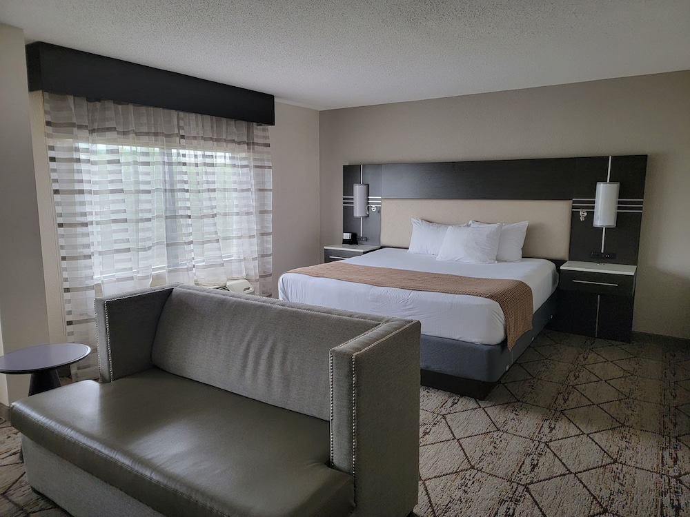 Wingate by Wyndham Greenville Airport 8/40