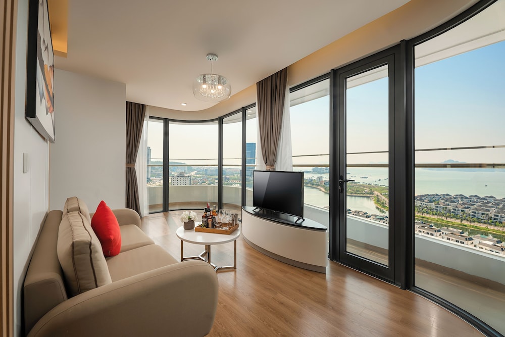 DeLaSea Ha Long Hotel 33/50