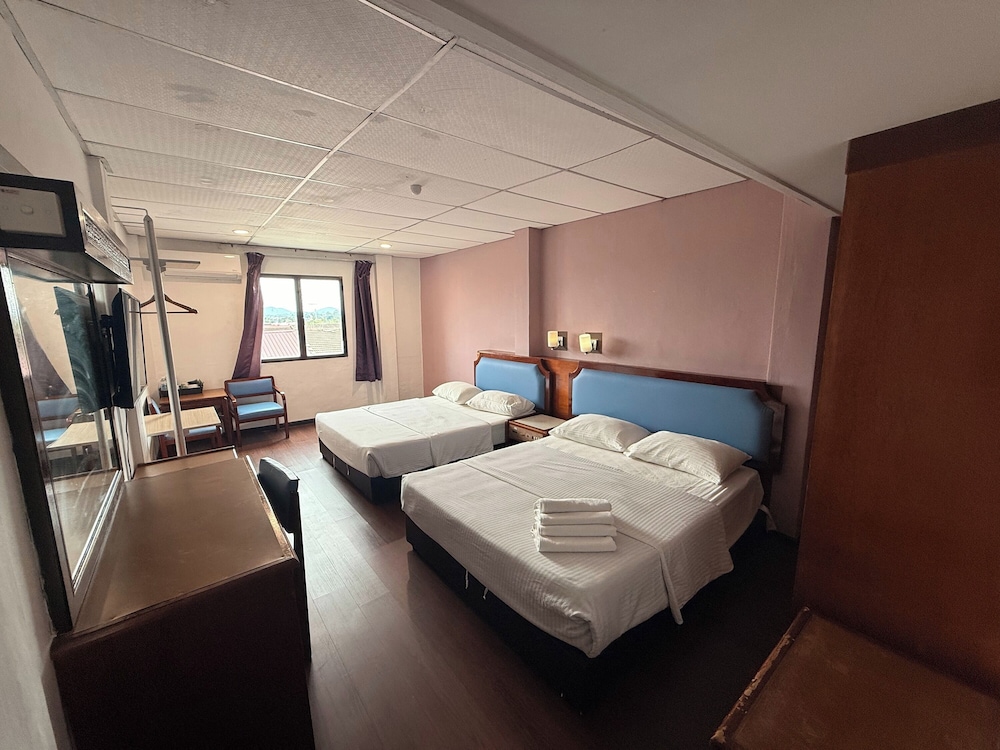 Anika Inn 22/44