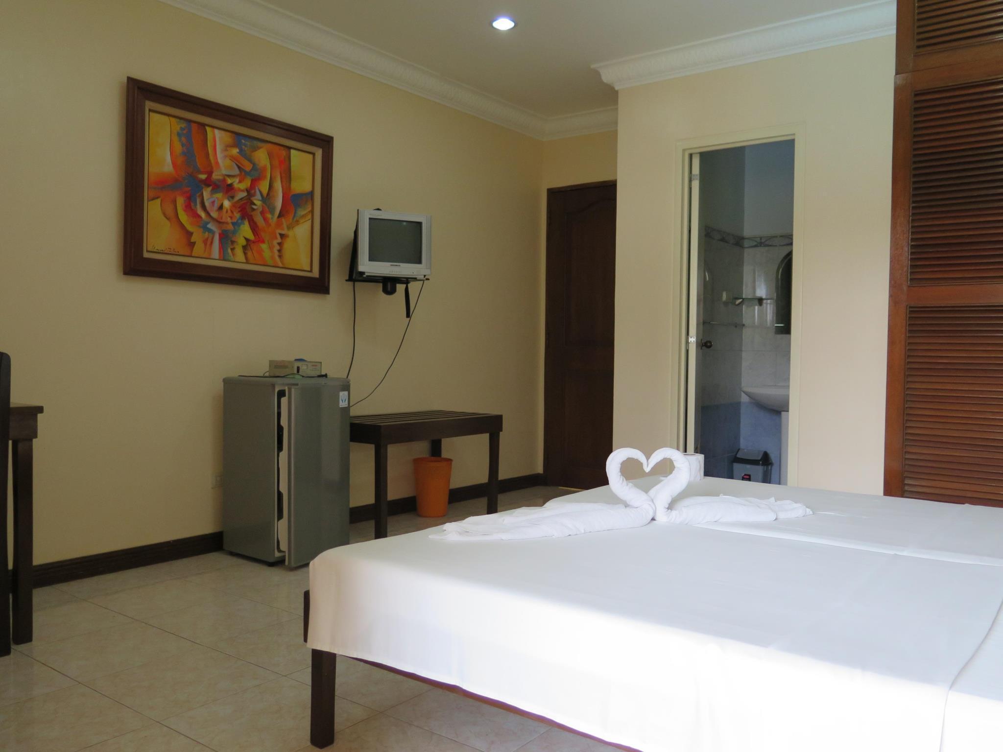 Super, Deluxe, Twin Beds