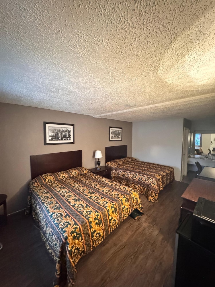 Executive Inn Coopersburg 17/33