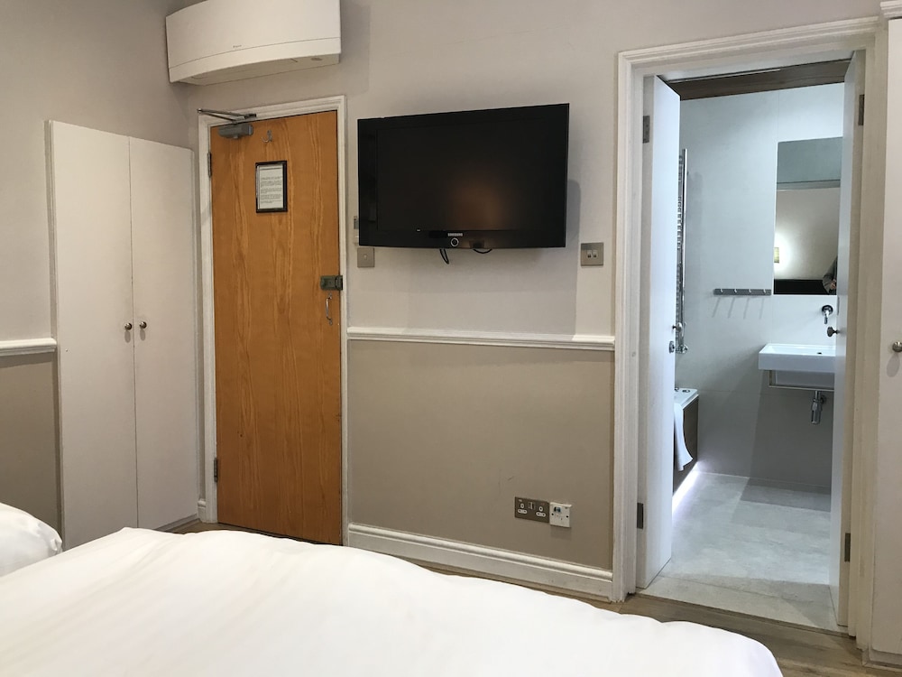 Rhodes Hotel 23/66