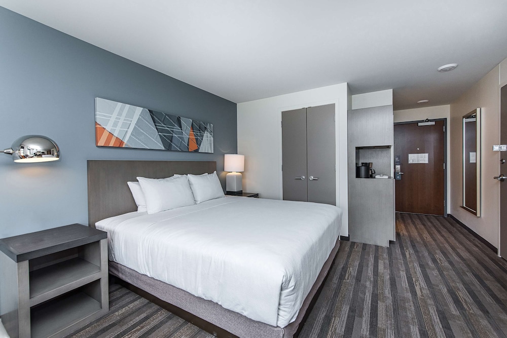 Hyatt House Rochester Mayo Clinic Area 12/50