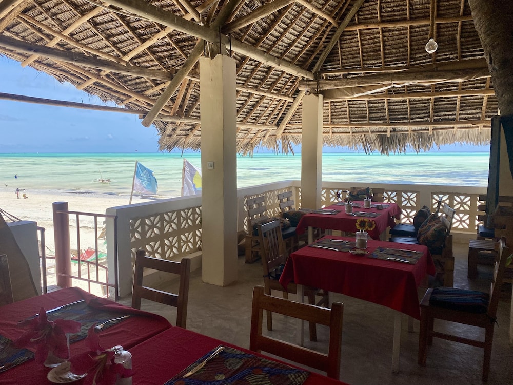 Blue Reef Sport And Fishing Lodge & Bungalows 32/49