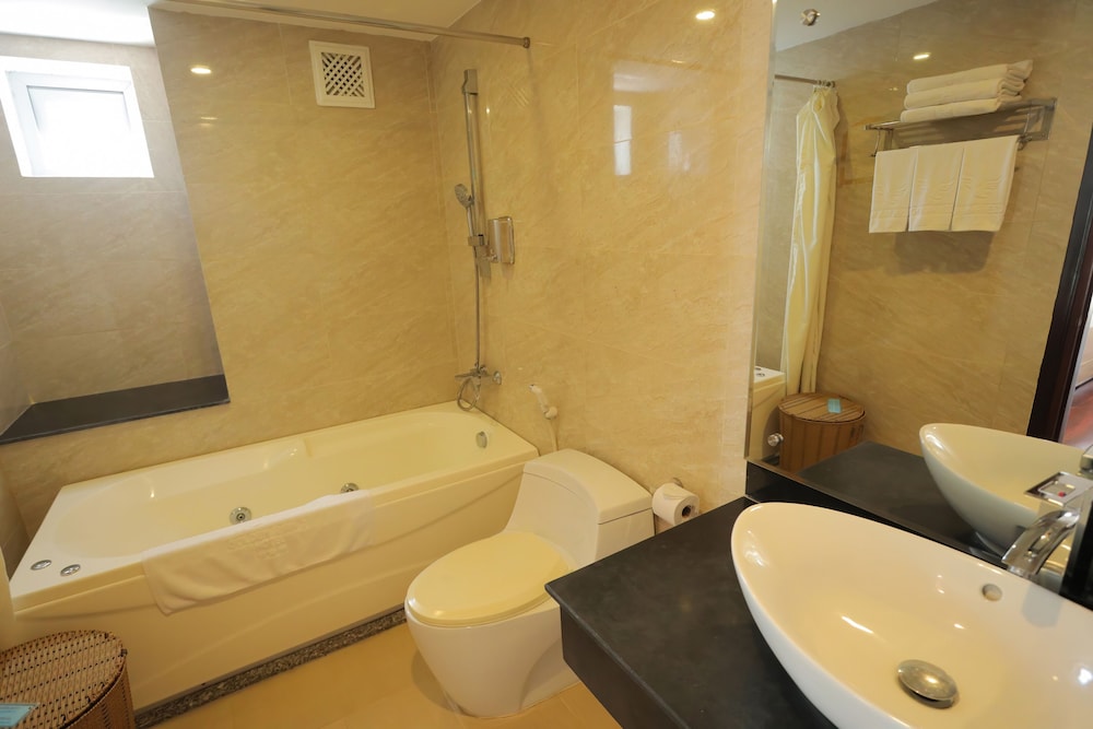 Golden Rain 2 Hotel 94/96