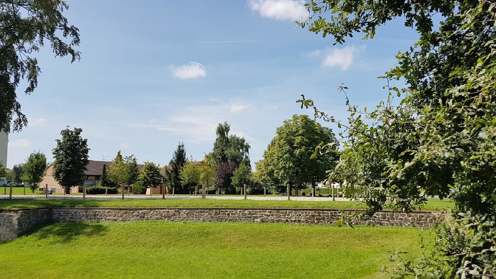 Campanile Maubeuge 37/50