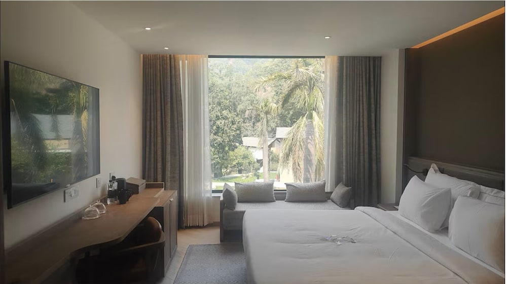 Nature, Double Bed, Den