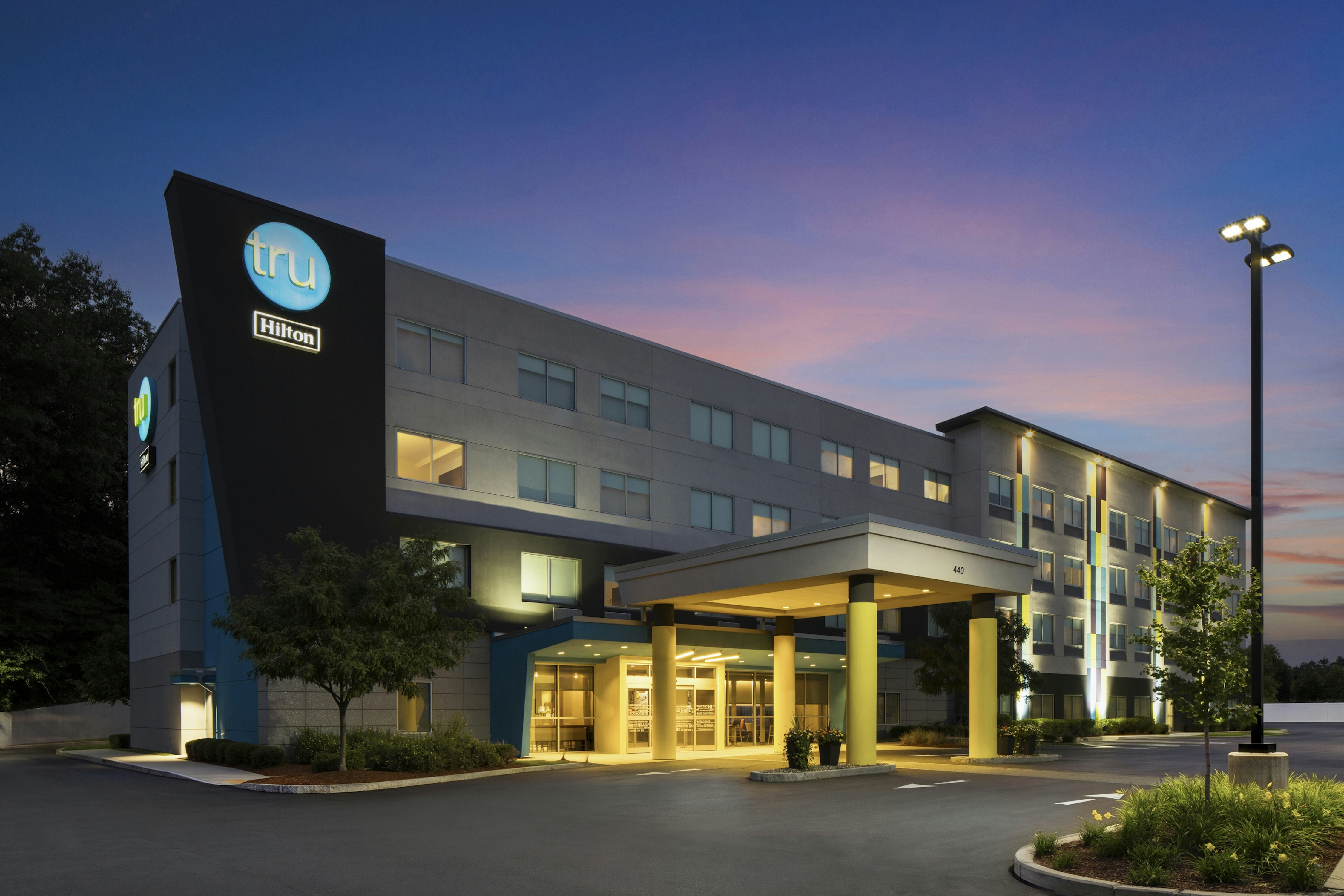 Tru By Hilton Chicopee Springfield 1/38