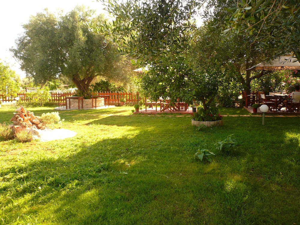 Avra Hotel 57/71